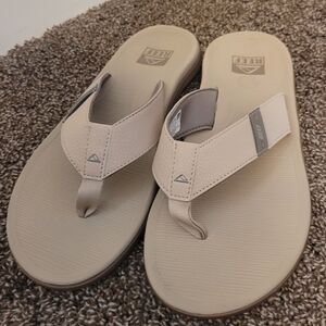 Reef Men's Tan Sandals - new w/o tags